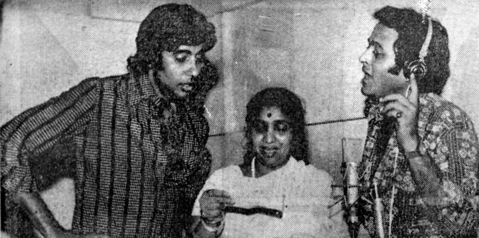 Asha Bhosale singing duet song with Amitabh Bachchan & Sharad Kumar in the recording studio