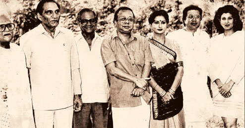 RD Burman with Rajesh Khanna, Sangita Bijlani, Poonam Dillion, Yash Chopra, Majrooh & others
