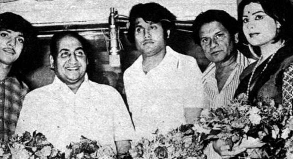 Mohdrafi with Sulakshana Pandit & others