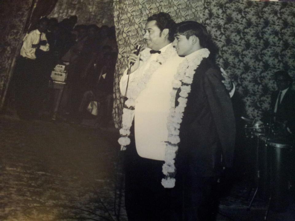 Kishore Kumar with son Amit Kumar addressing crowd