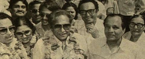 Kishorekumar with Ashok kumar, Anup Kumar, Leena & others in Khandwa