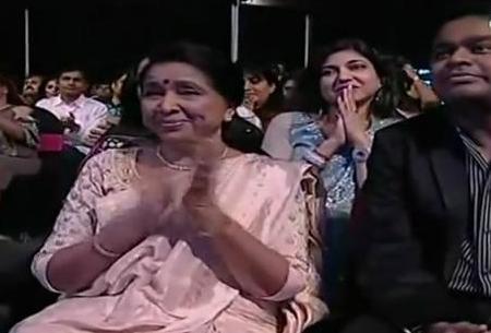 Asha Bhosale with AR Rehman & others in the Awards function