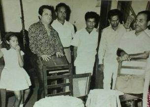 Mohd Rafi with Jaikishan & others in the recording studio