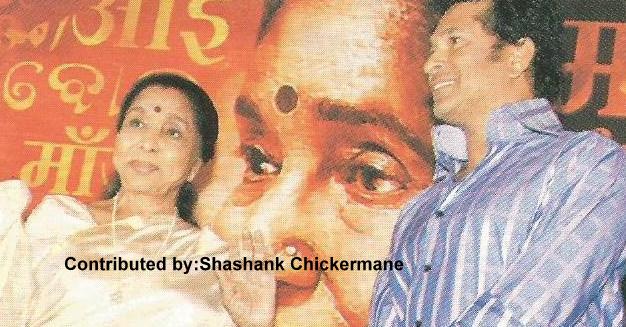 Asha Bhosale with Sachin Tendulkar in a stage show