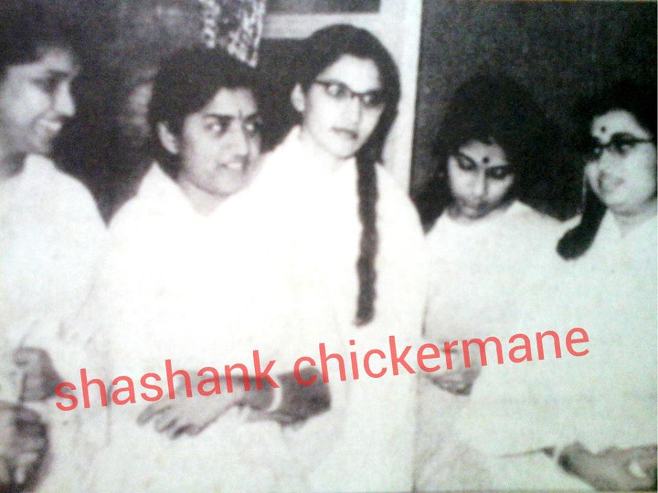 Lata with Usha Mangeshkar, Asha & others