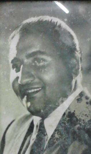 Mohd Rafi Signature on photo signed on 4th May 1963