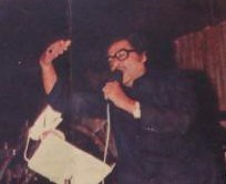 Kishore Kumar singing in a concert
