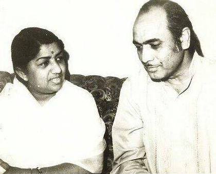 Lata discussing with Mehndi Hassan