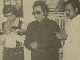 Kishoreda with Amit Kumar & others paying a tribute to Mohd Rafi's death