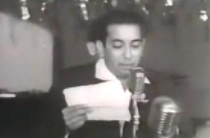 Mahendra Kapoor singing in a concert