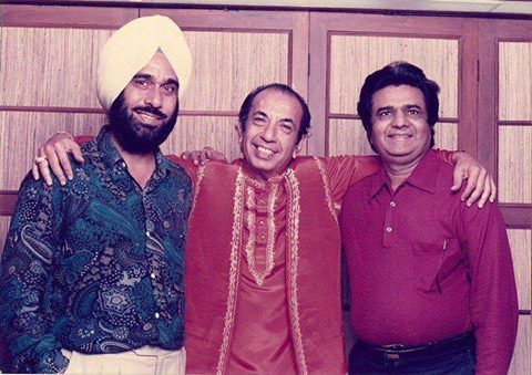Mahendra Kapoor with others