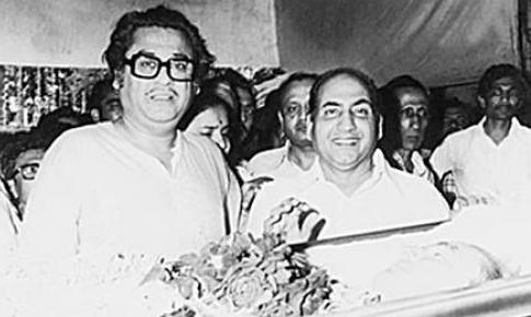 Rafi with Kishoreda in the funeral of Mukeshji 