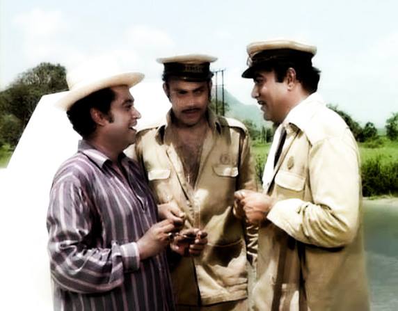 Kishoreda with Mehmood & others in the film 'Bombay to Goa'