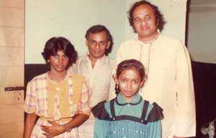 Kalyanji Anandji with children