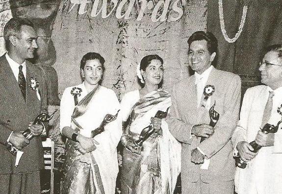 OP Nayyar with Nargis, Shyama, Dilip Kumar & others received award