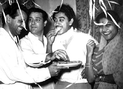Kishoreda with his wife Ruma Devi, Agha & Pran in the party 