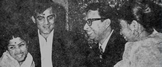 Lata with Mehmood, RD Burman & others in a function