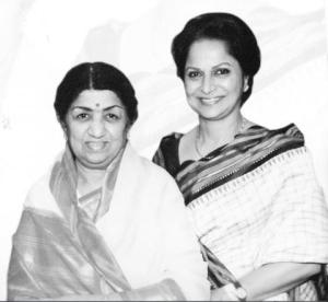 Lata with Waheeda Rehman