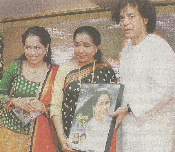 Asha with Zakir Hussain & others in the function