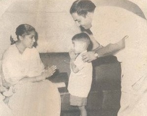 Mohdrafi with his son and Asha Bhosale