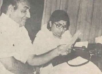 Mohd Rafi with Lata rehearsals a song in the studio