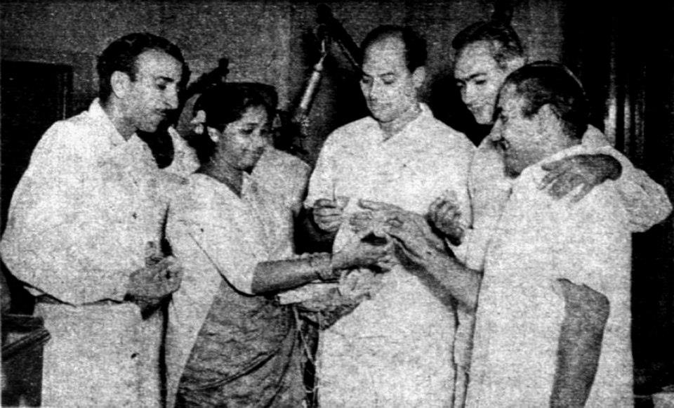 Mohd Rafi with Asha Bhonsle, O.P.Nayyar, Talat Mehmood and Others