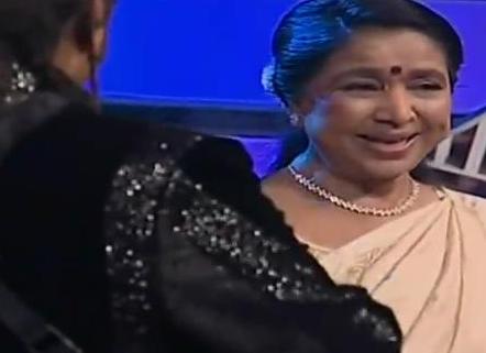 Asha Bhosale in the stage show