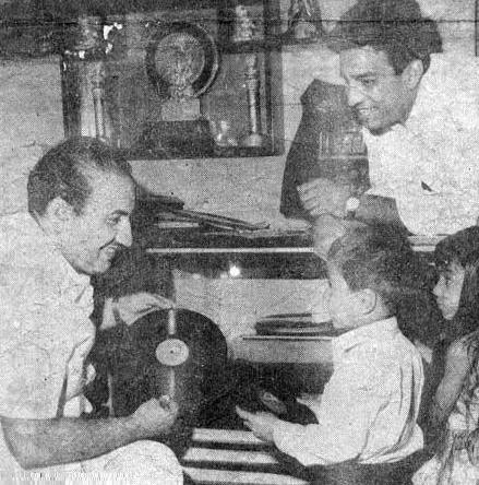 Mohdrafi with his children and his brother-in-law Zareef bhai