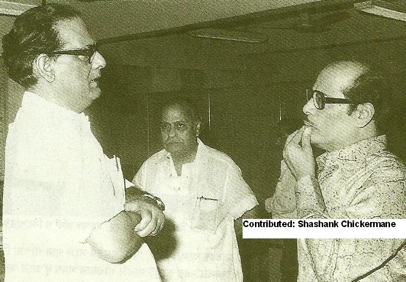 Mannadey discussing with Hemant Kumar