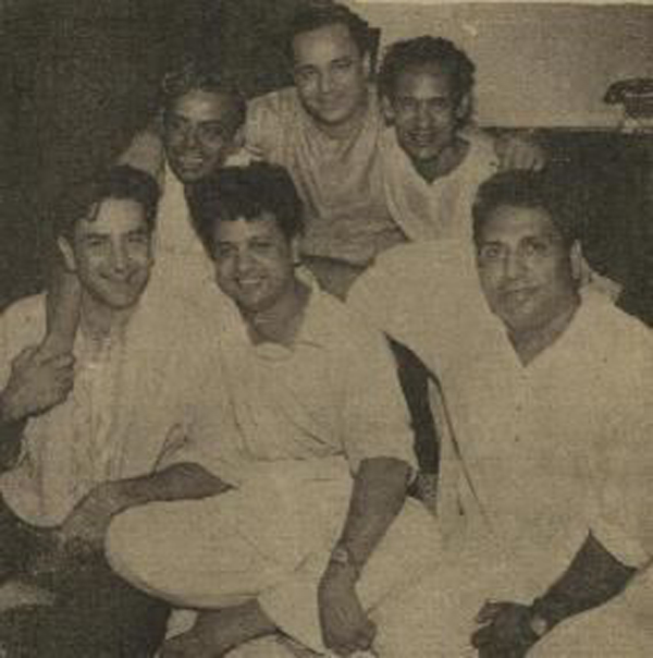 Mukesh along with Raj Kapoor and Shankar Jaikishen
