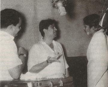 Lata mangeshkar with showman Raj Kapoor in a recording studio