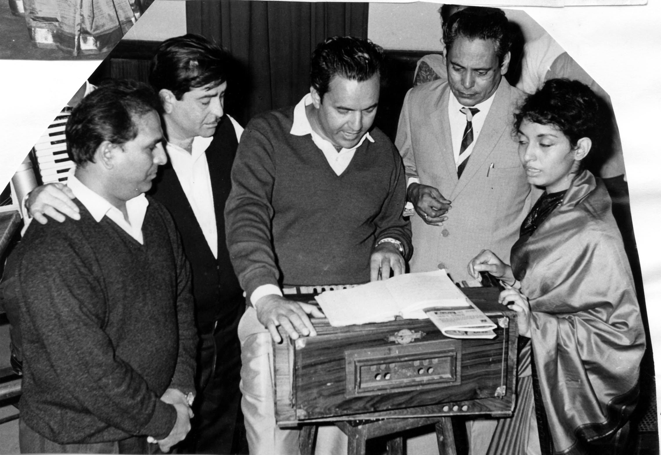 music director Shankar (of Shankar-Jaikishen duo), Raj Kapoor, Mukesh, Hasrat & Sharda