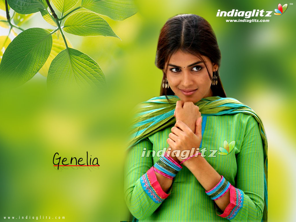 Genelia_D_Souza10 / Genelia D Souza - Bollywood Photos