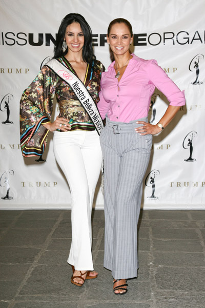 Rosa Maria Ojeda, Miss Universe Mexico 2007 and Lupita Jones, Miss Universe 1991-4