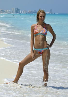 Miss Universe 2007 Contestant in Bikini-9