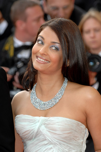 2007 Cannes Film Festival - Opening Night Gala Dinner - Arrivals - Aishwarya Rai - 4