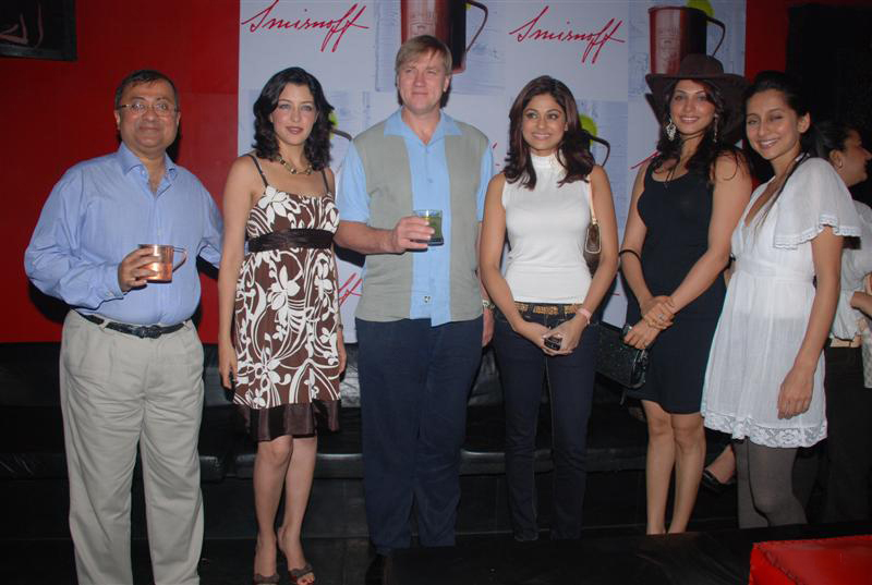 The Smirnoff Bash - Aditi Govitrikar, Shamita Shetty, Isha Koppikar, Anusha Dandekar - 4