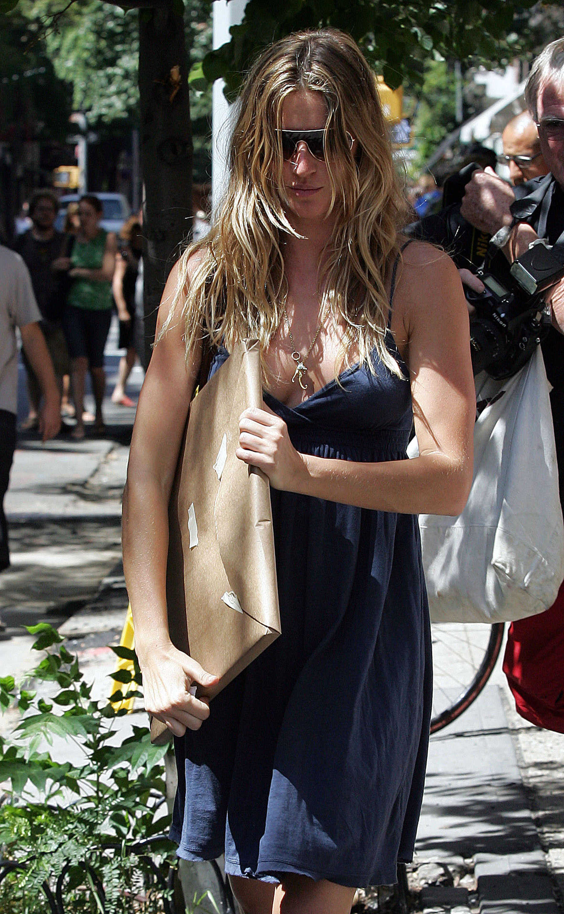 Gisele Bundchen shopping in NYC-12