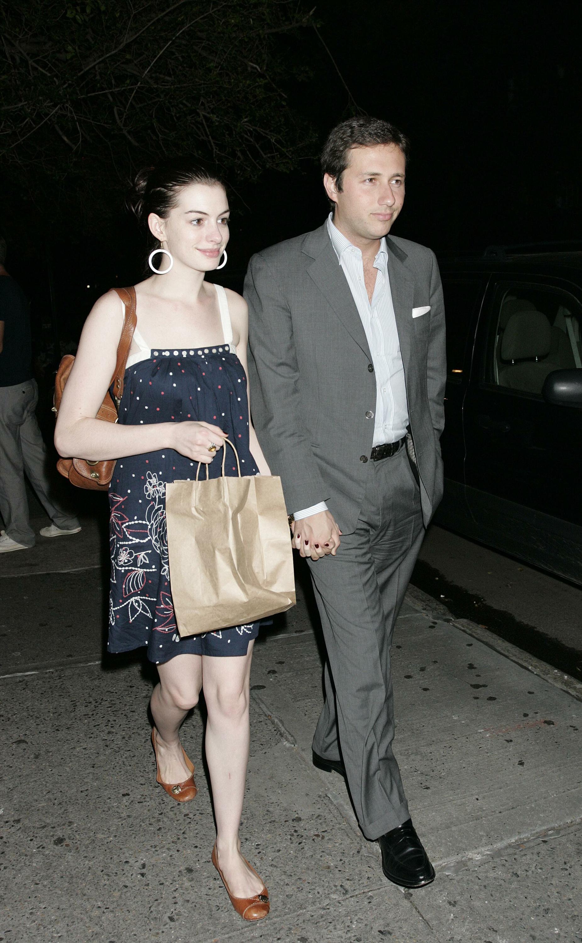 Anne Hathaway and boyfriend leave a lower Manhatten restaurant-4