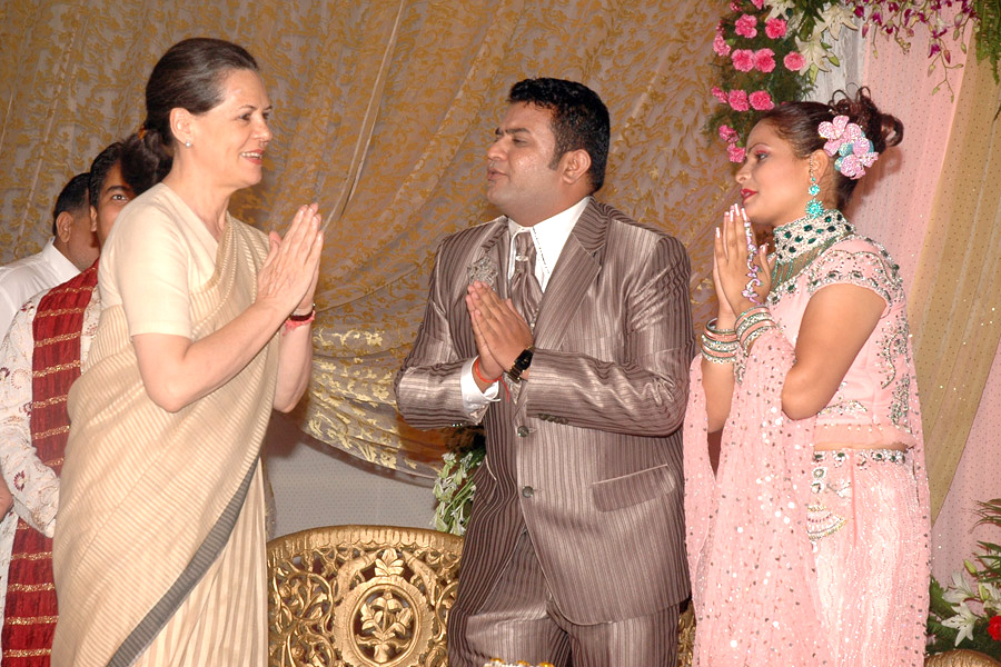Deepak Chaudhry and Amrita Dhawan Ring Ceremony - Deepak Chaudhry and Amrita Dhawan with Smt. Sonia Gandhi - 2