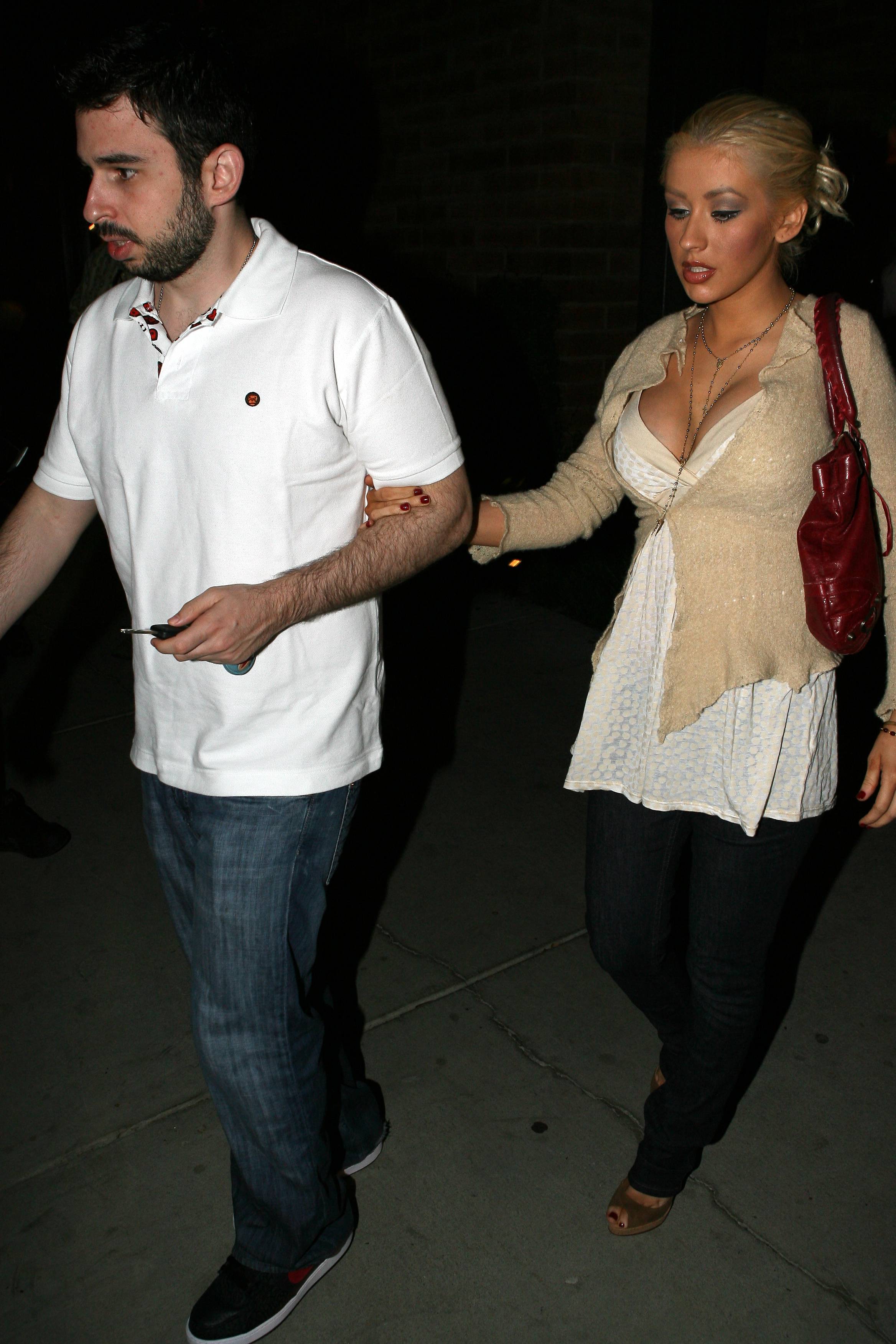 Christina Aguilera shows her cleavage-13
