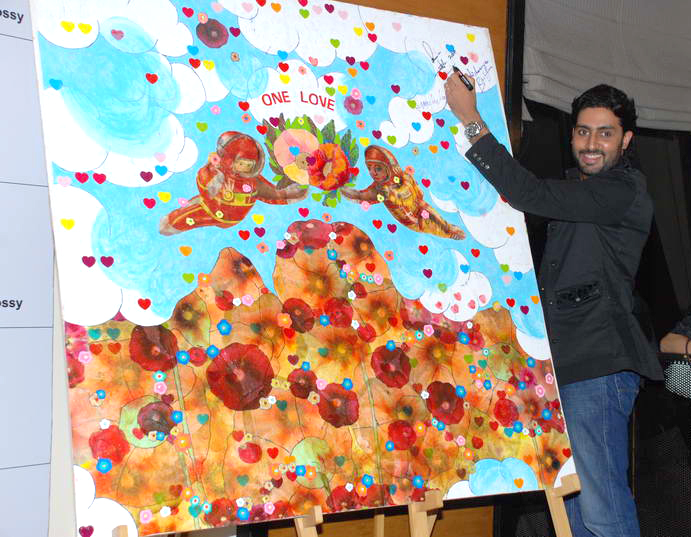 Abhishek Bachchan paints for Khushi at the Hlton Hotel - Abhishek Bachchan - 23