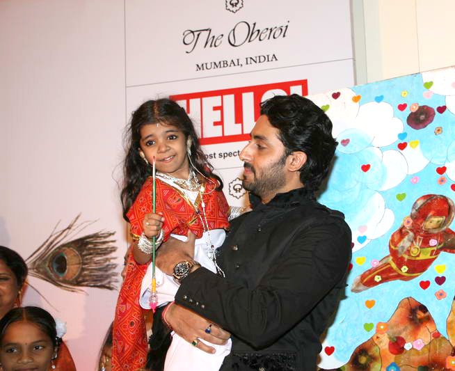 Abhishek Bachchan paints for Khushi at the Hlton Hotel - Abhishek Bachchan - 29