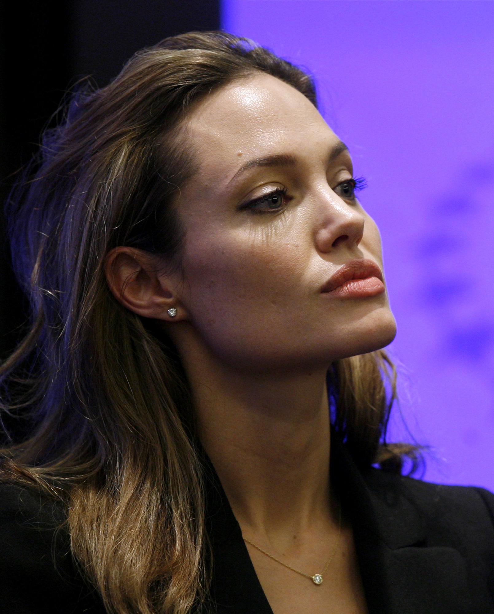 Angelina Jolie - Clinton Global Initiative event-14