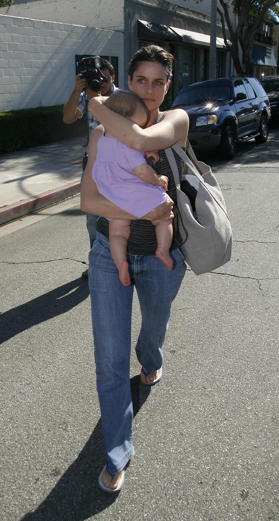 Amanda Peet and daughter - Candids in Beverly Hills -6