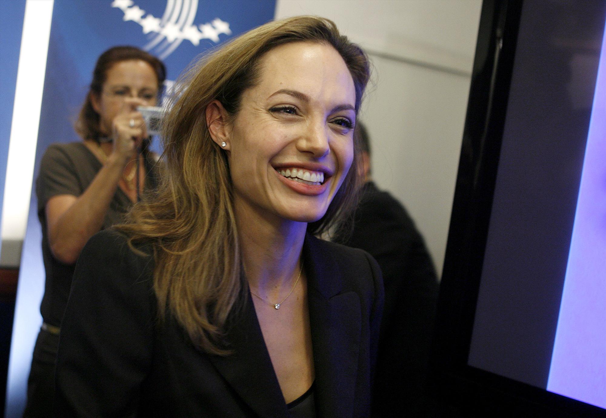 Angelina Jolie - Clinton Global Initiative event-17