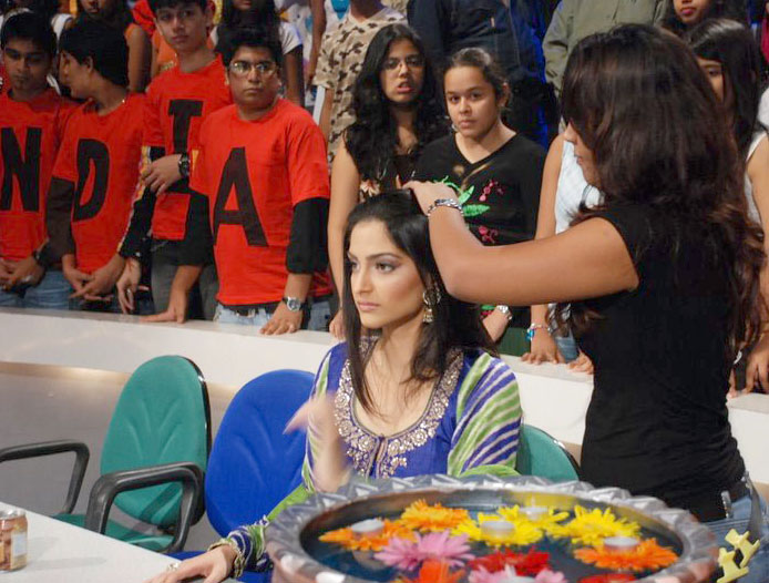 _SAAWARIYA_ Team On The Sets Of _Amul Star Voice Of India_,Sonam Kapoor- 8