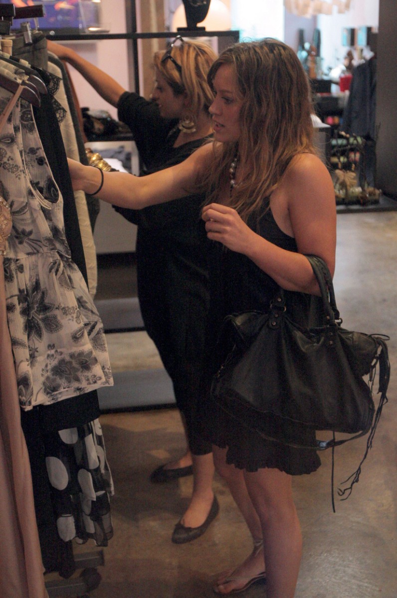 Hilary Duff shopping on 3rd street in West Hollywood-2