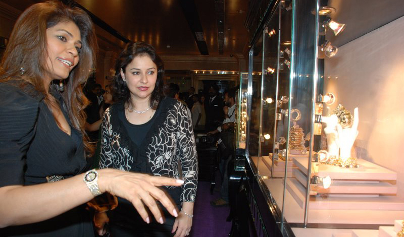 Sachin Tendulkar, Anjali at Bina Goenka Store Launch - 5