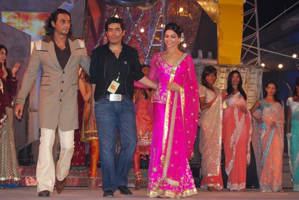 Arjun Rampal, Manish Malhotra, Deepika Padukone at Lycra MTV Style Awards 2007